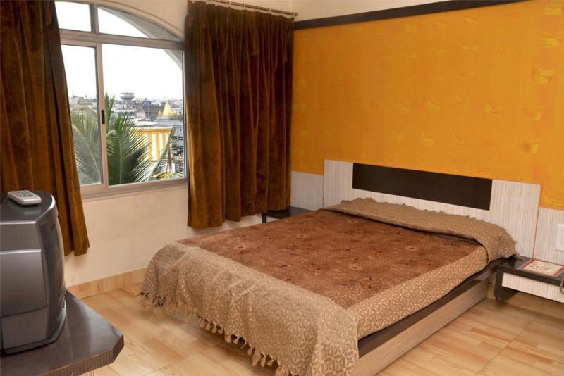 Sharan Hotell Shirdi Exteriör bild