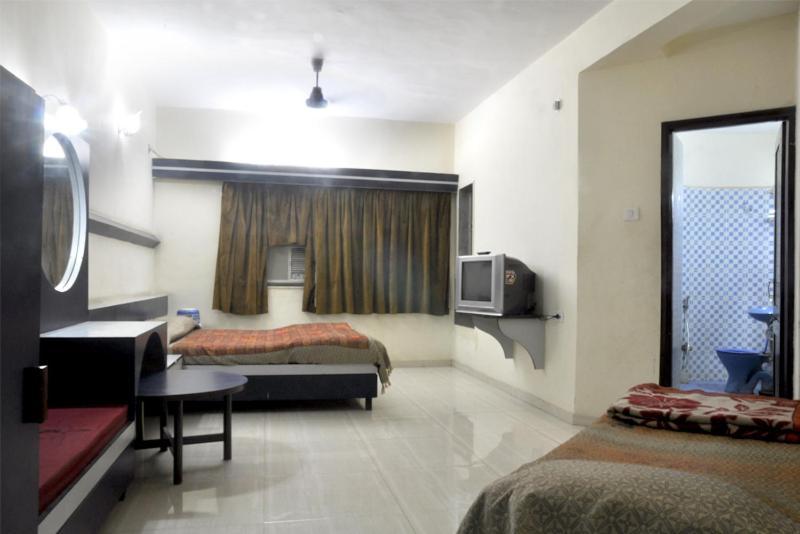 Sharan Hotell Shirdi Exteriör bild